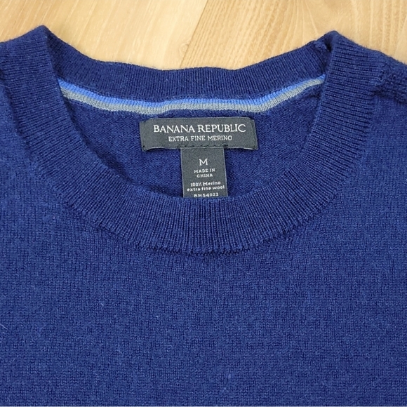 Banana Republic 100 % Extra Fine Merino Wool Sweater - Picture 2 of 6
